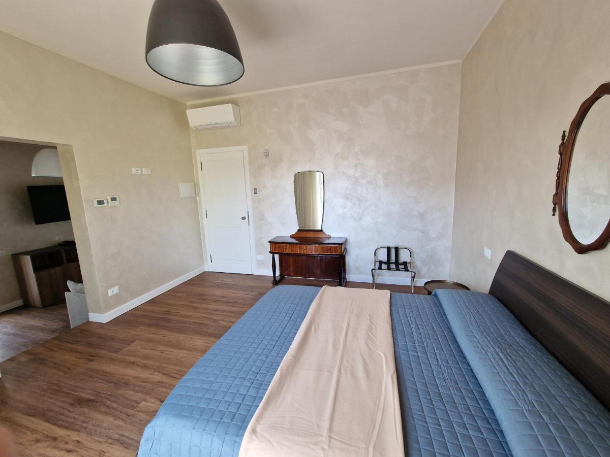B&B A Due Passi Dal Lago Adro Екстер'єр фото